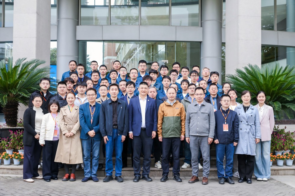 高潮H跪趴扩张调教男男视频